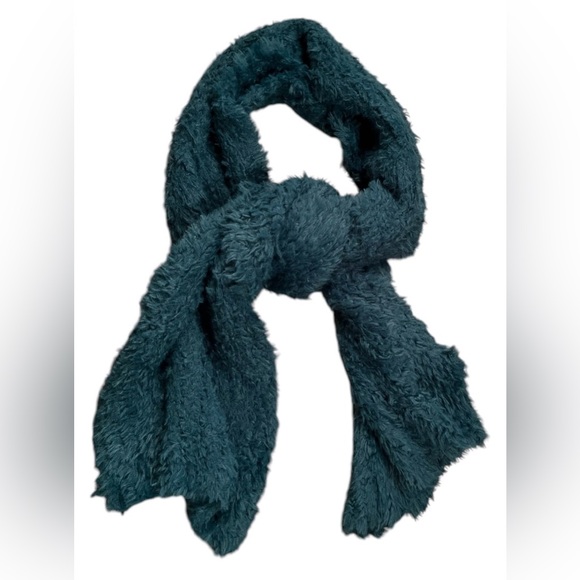 NWT INC International Concepts Women’s Faux Fur Scarf - Picture 3 of 7